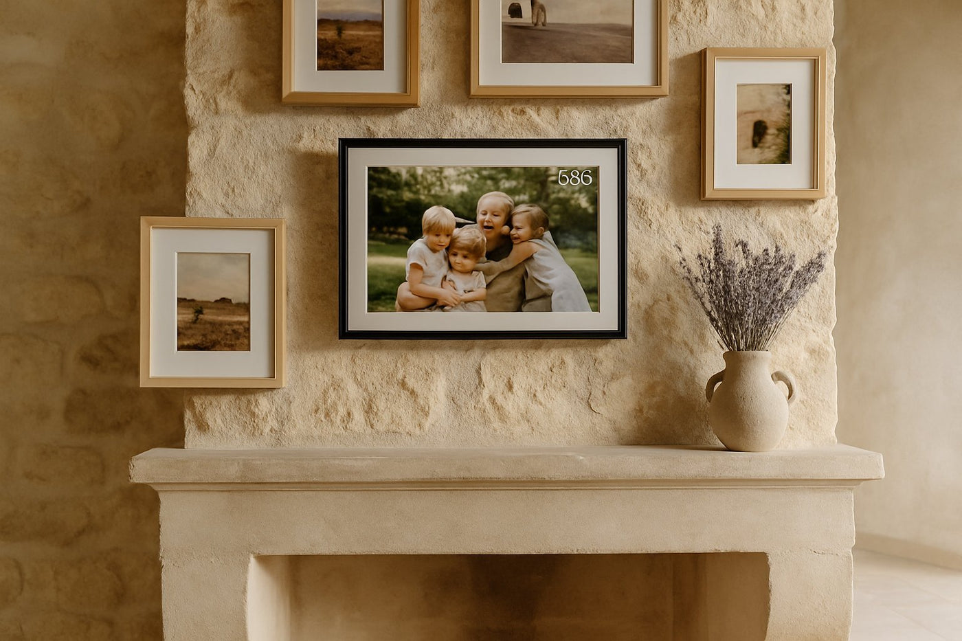 Frameo Plus kosten vergelijken: welke digitale fotolijst heeft alles al inbegrepen? - digitalefotolijst.nl