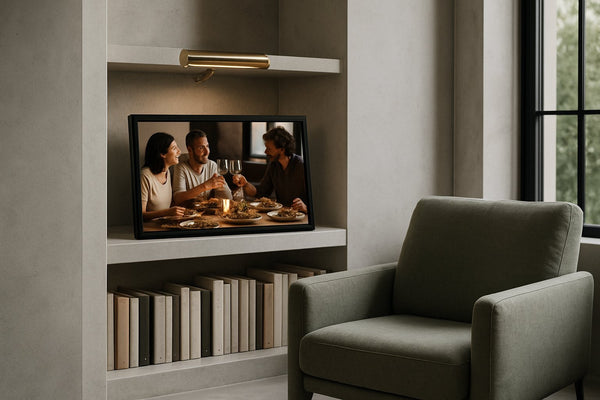 Grootste digitale fotolijst: alles over de UMBRION 15.6\" XL